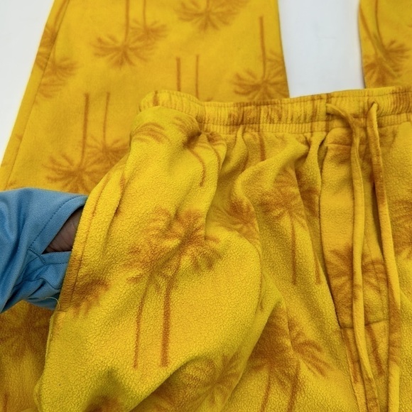 Official Corona Extra Yellow Fleece Lounge Pants PJ Size Large Lightweig… - Picture 3 of 15